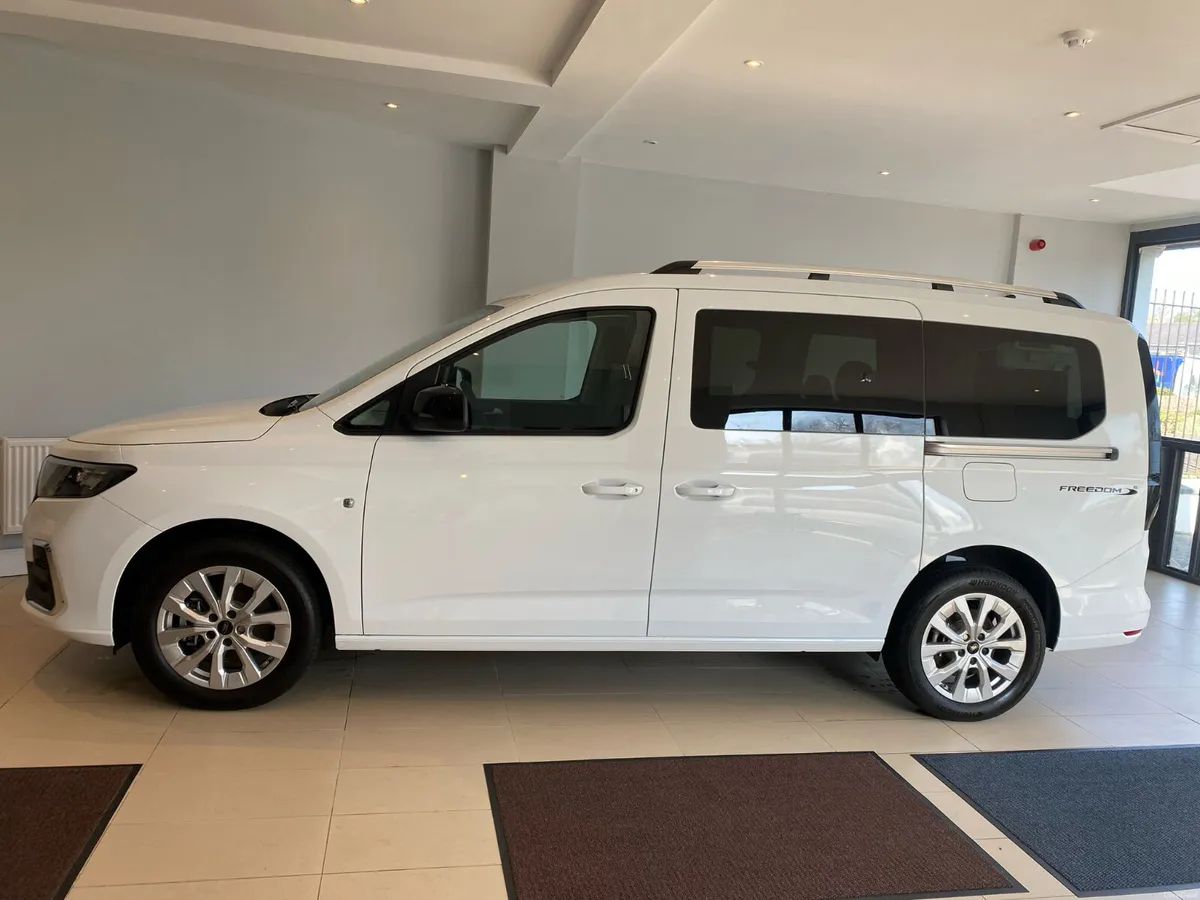 Ford Tourneo Connect 2025 - Image 3