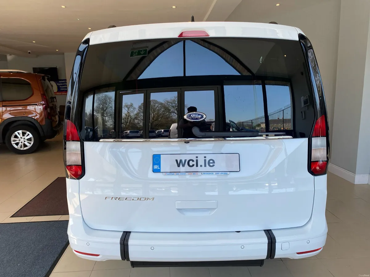 Wheelchair Accessible Ford Tourneo Connect - Image 6