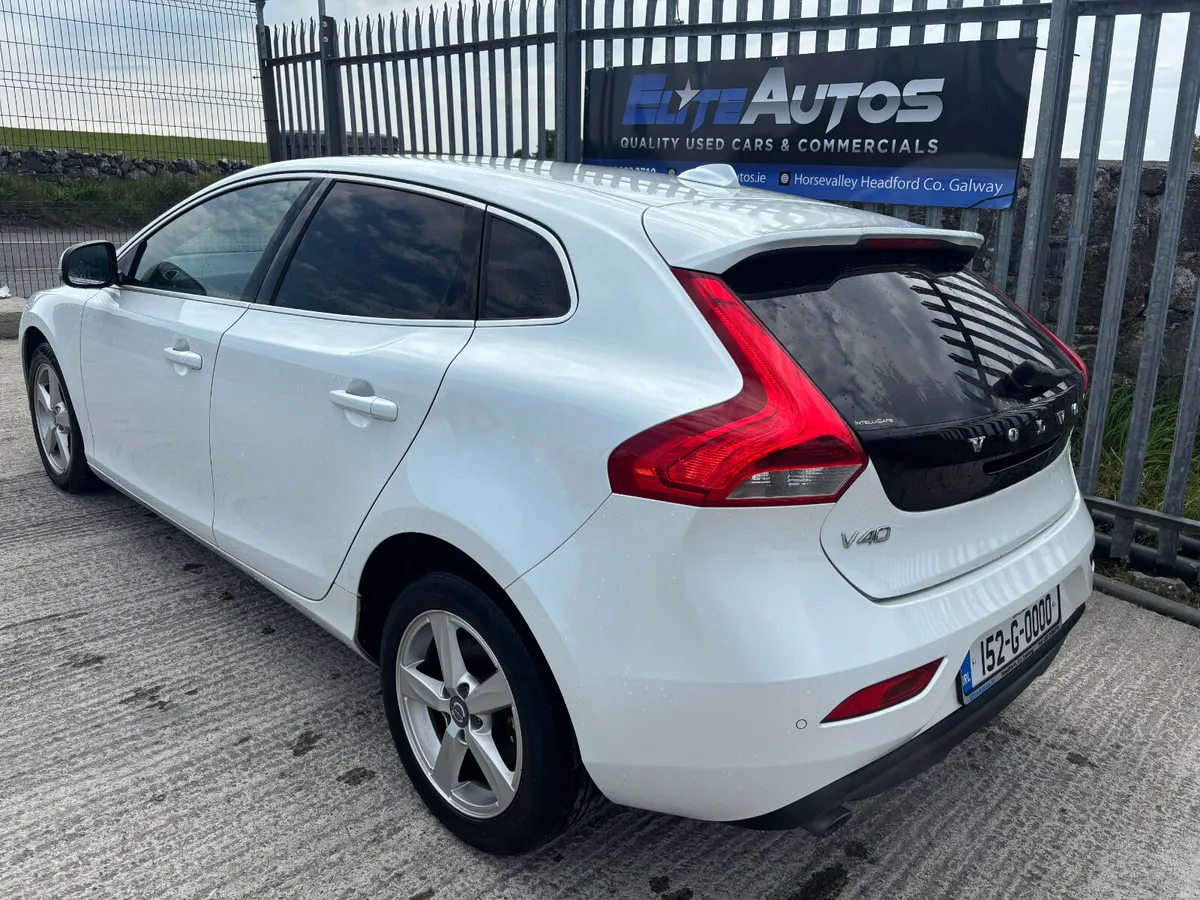 Volvo V40 T4 Automatic 2015 - Image 3