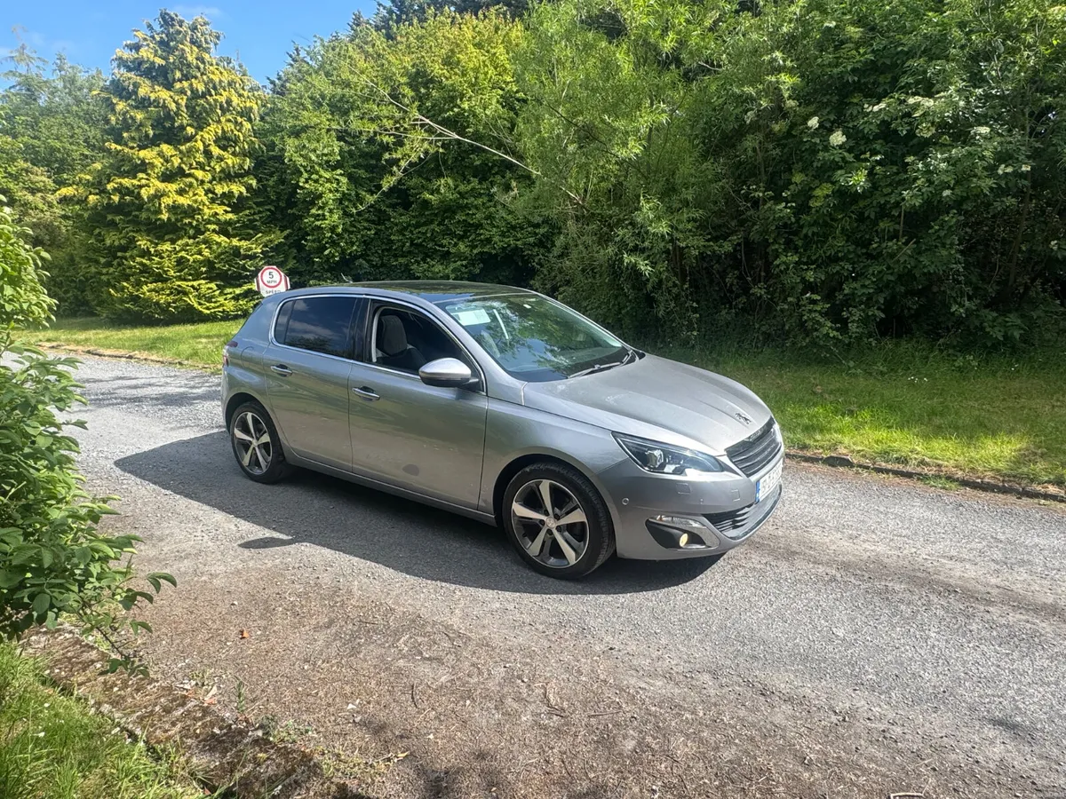 15 Peugeot 308 1.2 AUTOMATIC - Image 1