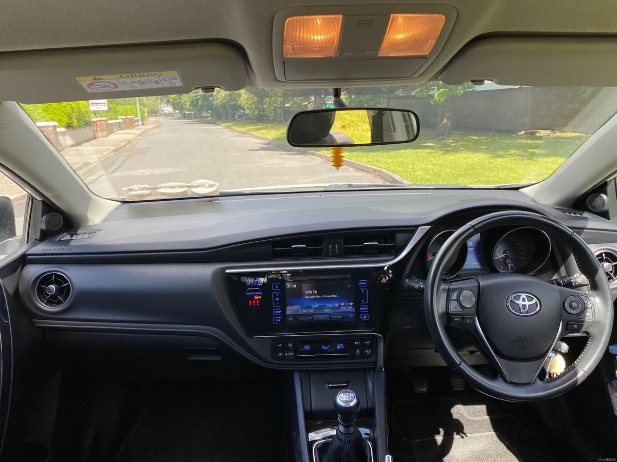 Toyota Auris 2017 - Image 4
