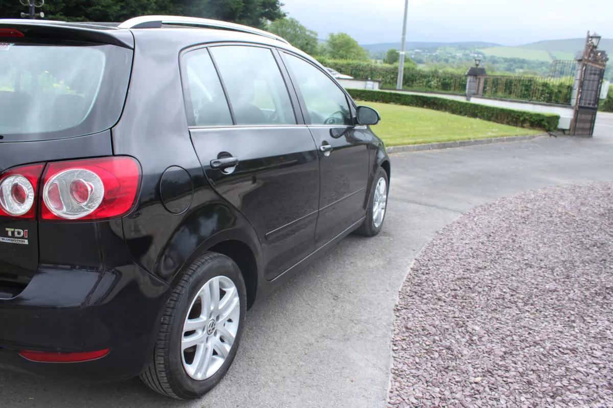 Volkswagen Golf Plus 1.6 TDI SE BMT,  2011 - Image 3