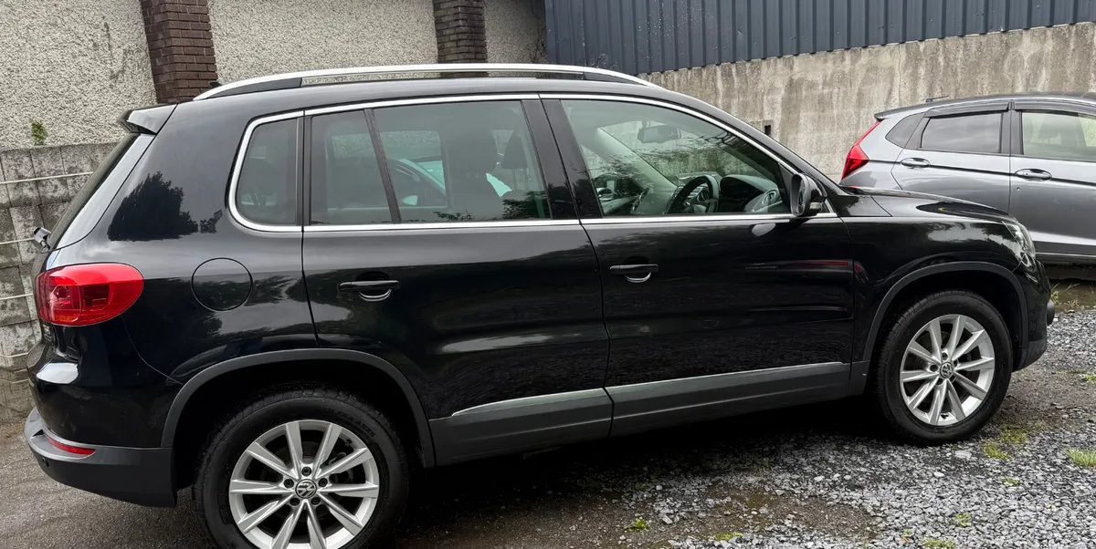 Volkswagen Tiguan 2015/ Automatic - Image 5