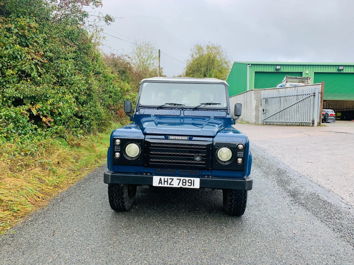 2000 Land Rover Defender 90 - Image 2