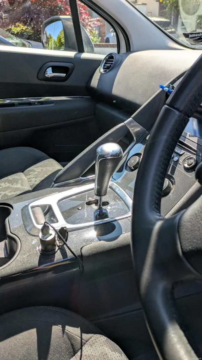 Peugeot 3008 AUTOMATIC - Image 4