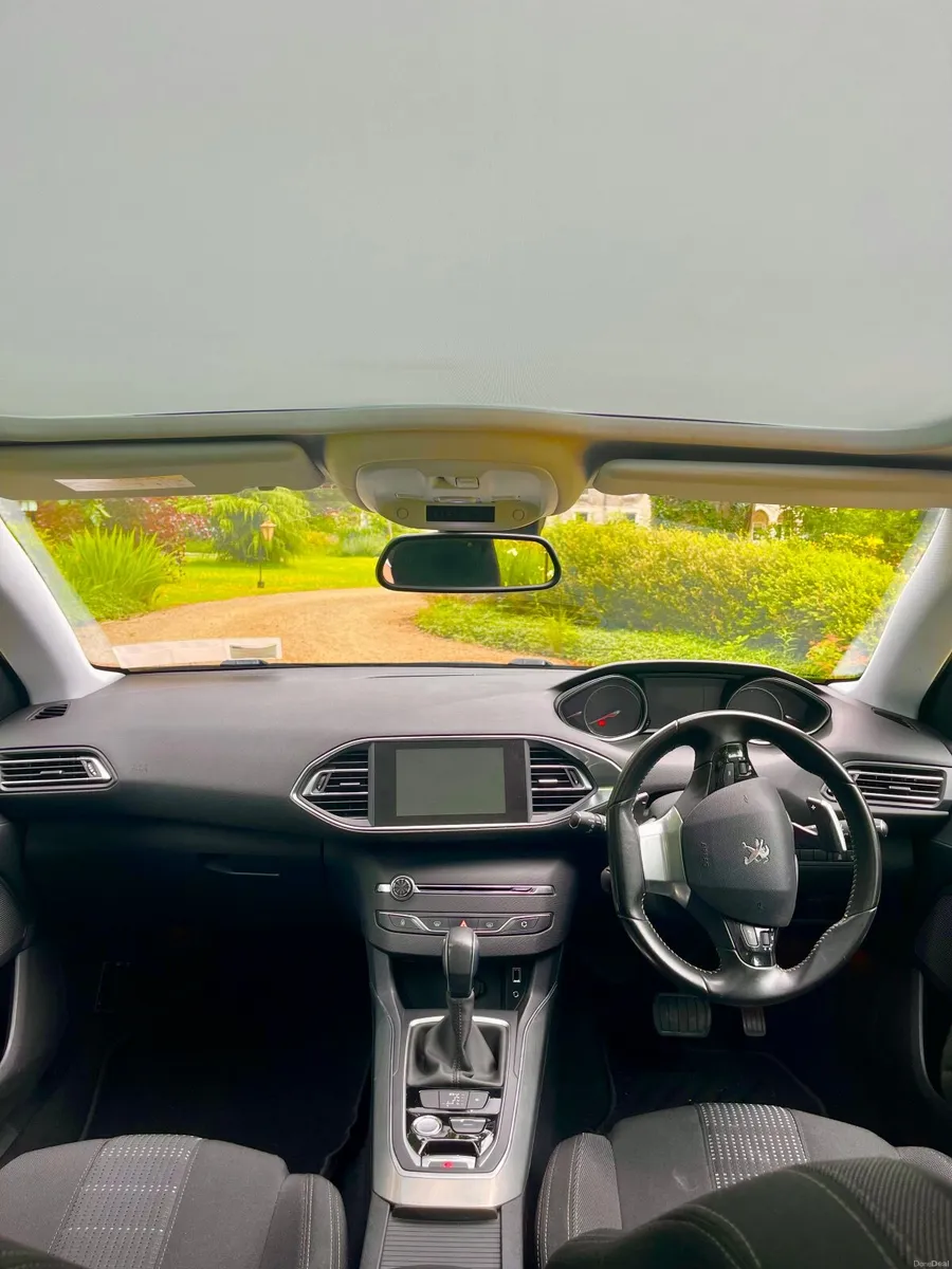Peugeot 308 SW  Automatic, Panoramic roof - Image 2
