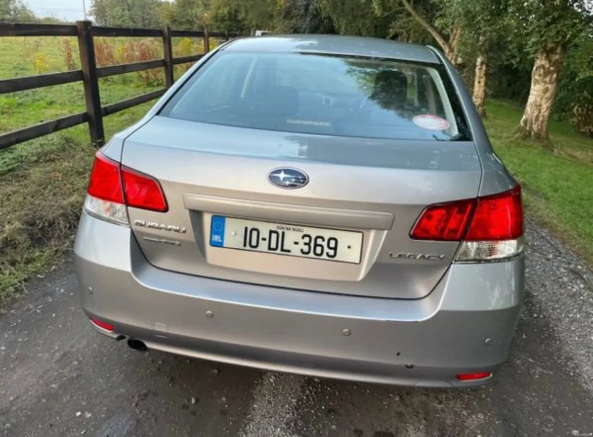 Subaru Legacy 2010 - Image 4