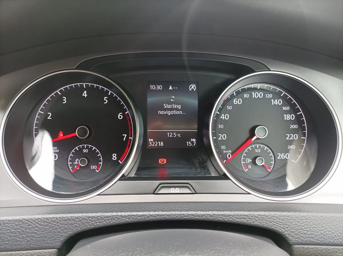 VW Golf 1.2 TSI Auto Anniversary Edition 2016 - Image 3