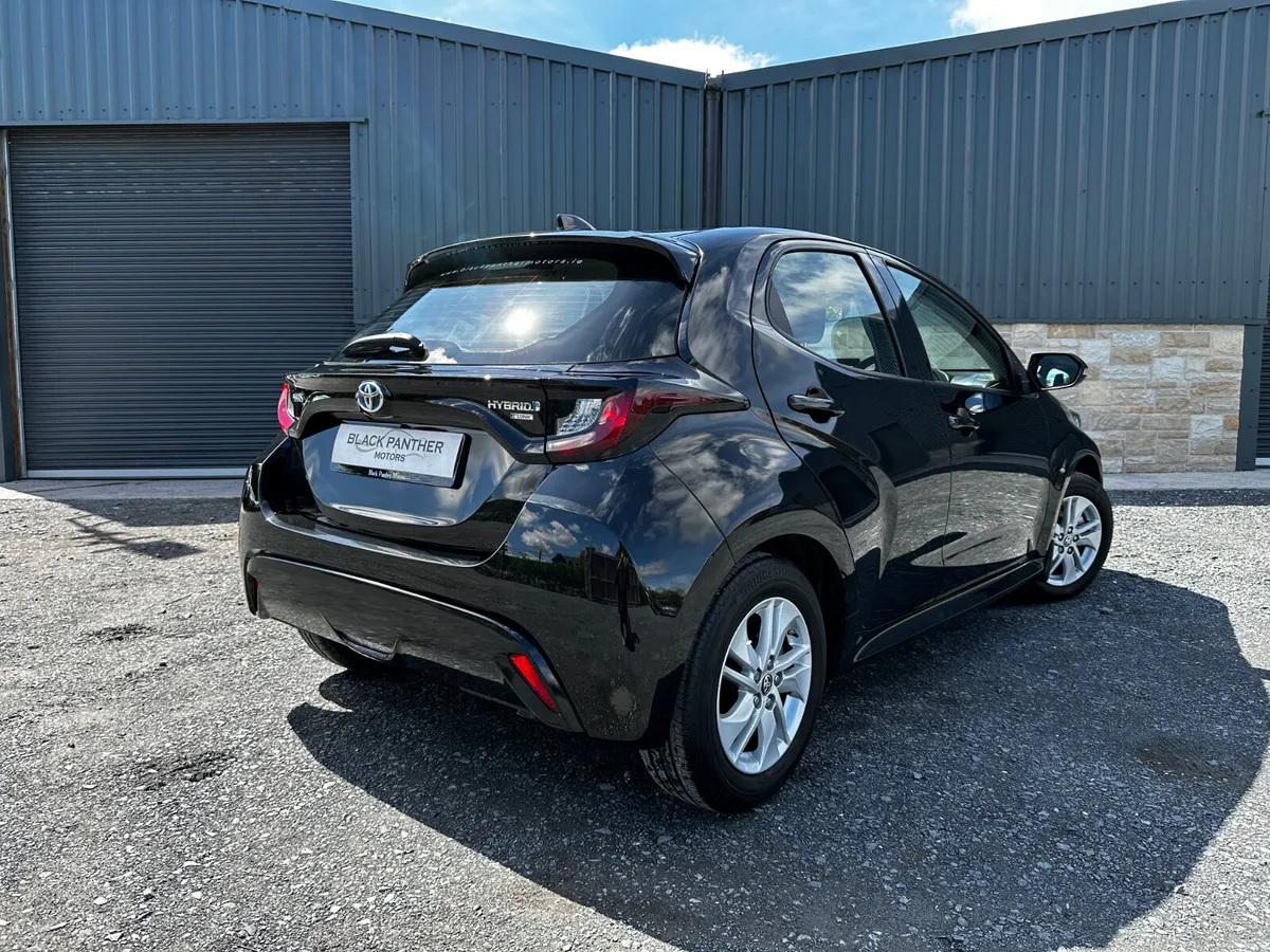 Toyota Yaris 231’ 1.5 Hybrid LUNA EXTREMELY LOW KM - Image 4
