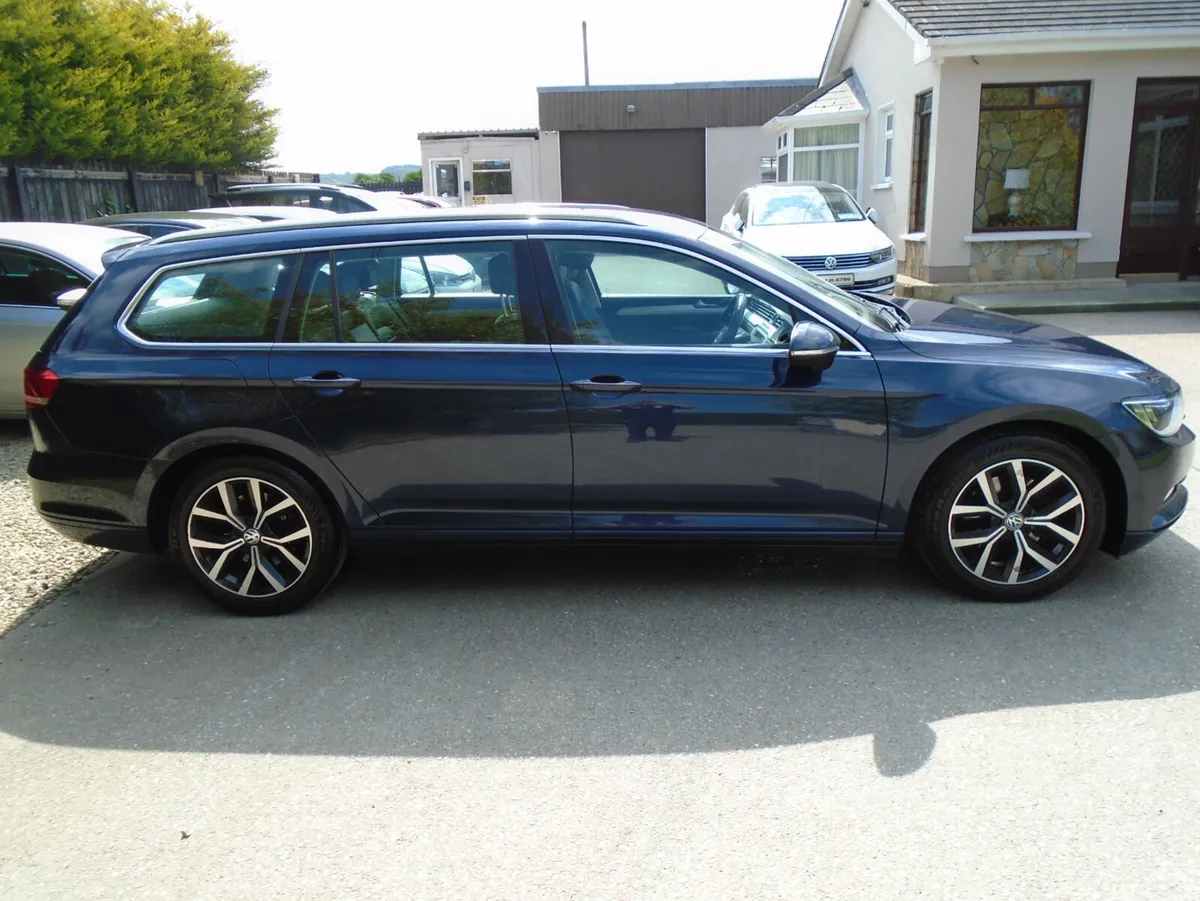 Volkswagen Passat 2015,Leather estate,1.6-tdi 6sp - Image 2
