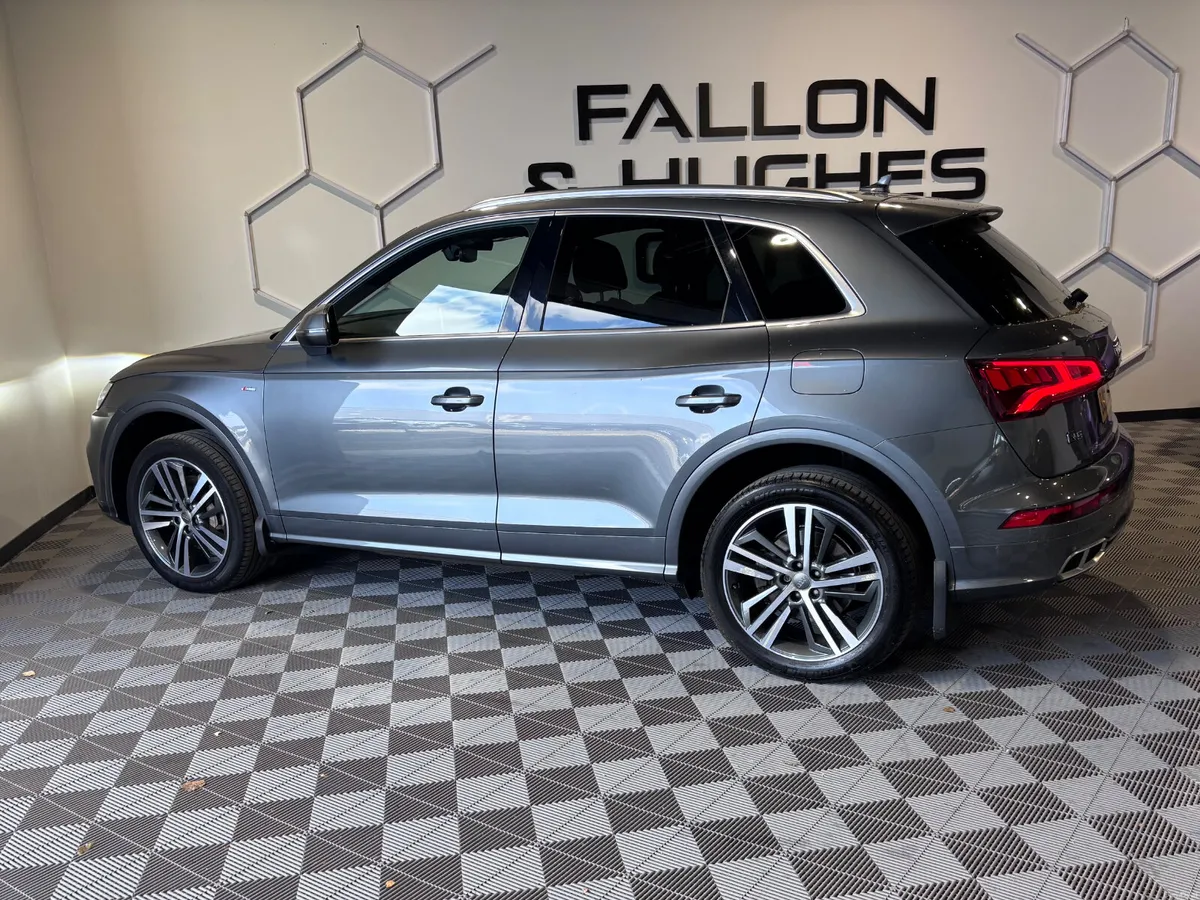 AUDI Q5 S LN COMP 55 TFSI E QUATTRO / HIGH SPEC - Image 3