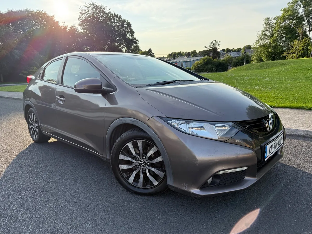 Honda Civic 2013 1 owner Main Dealer Service Histo - Image 1