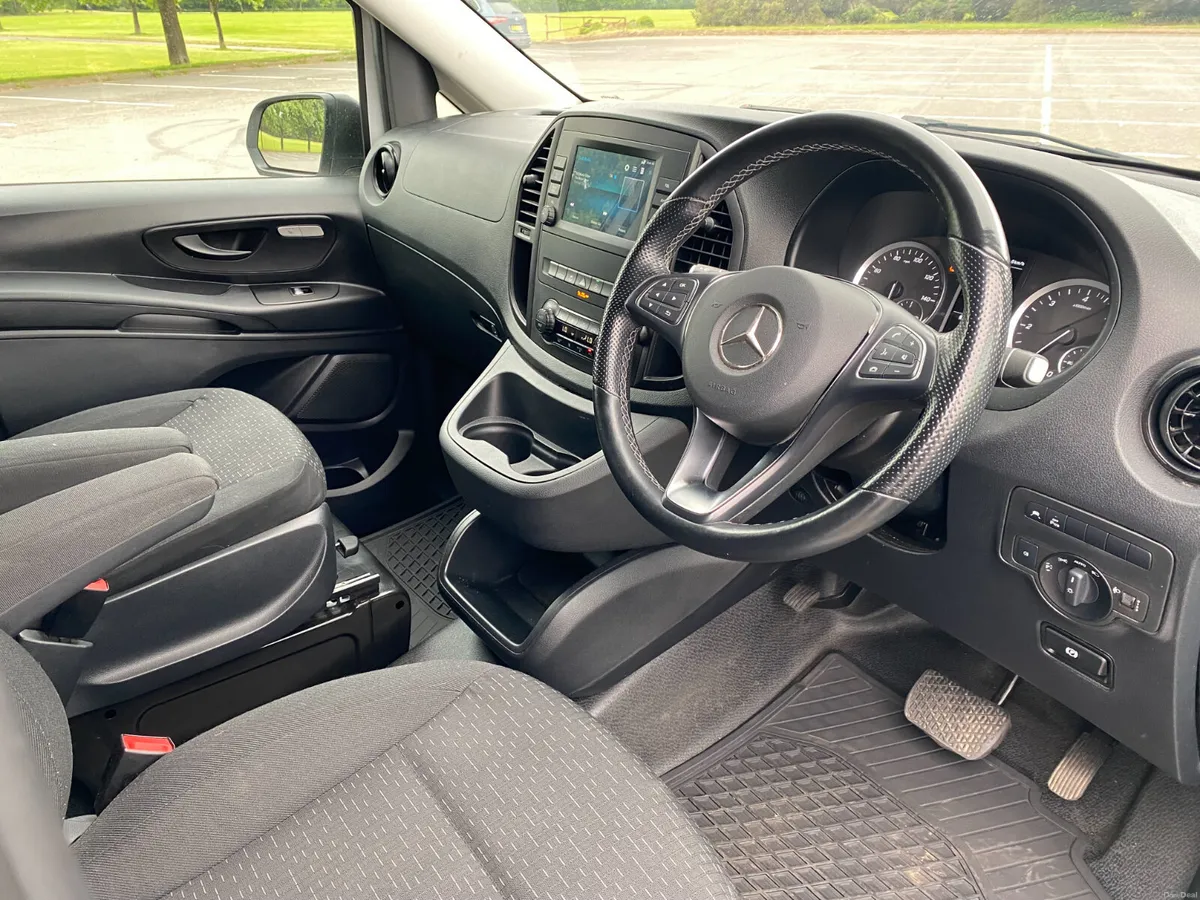 Mercedes-Benz Vito 2023 - Image 4