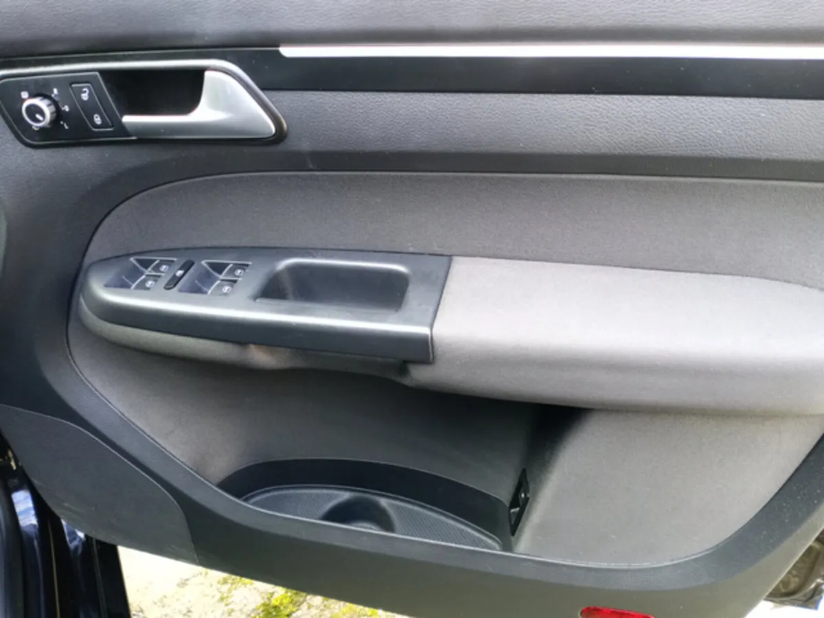 💥2014 VW Touran1.4 Auto/Highline / 7 Seater💥 - Image 2