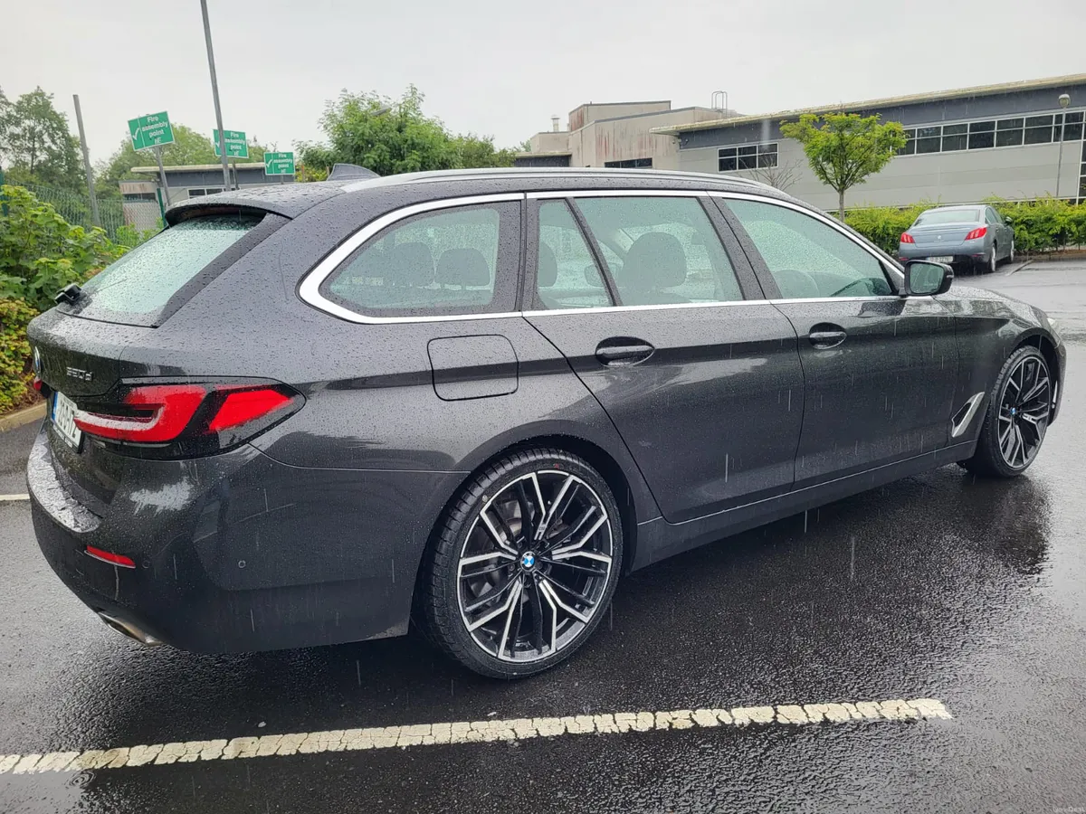 2021 BMW 520D SE AUTO TOURING WITH M SPORT ALLOYS - Image 6
