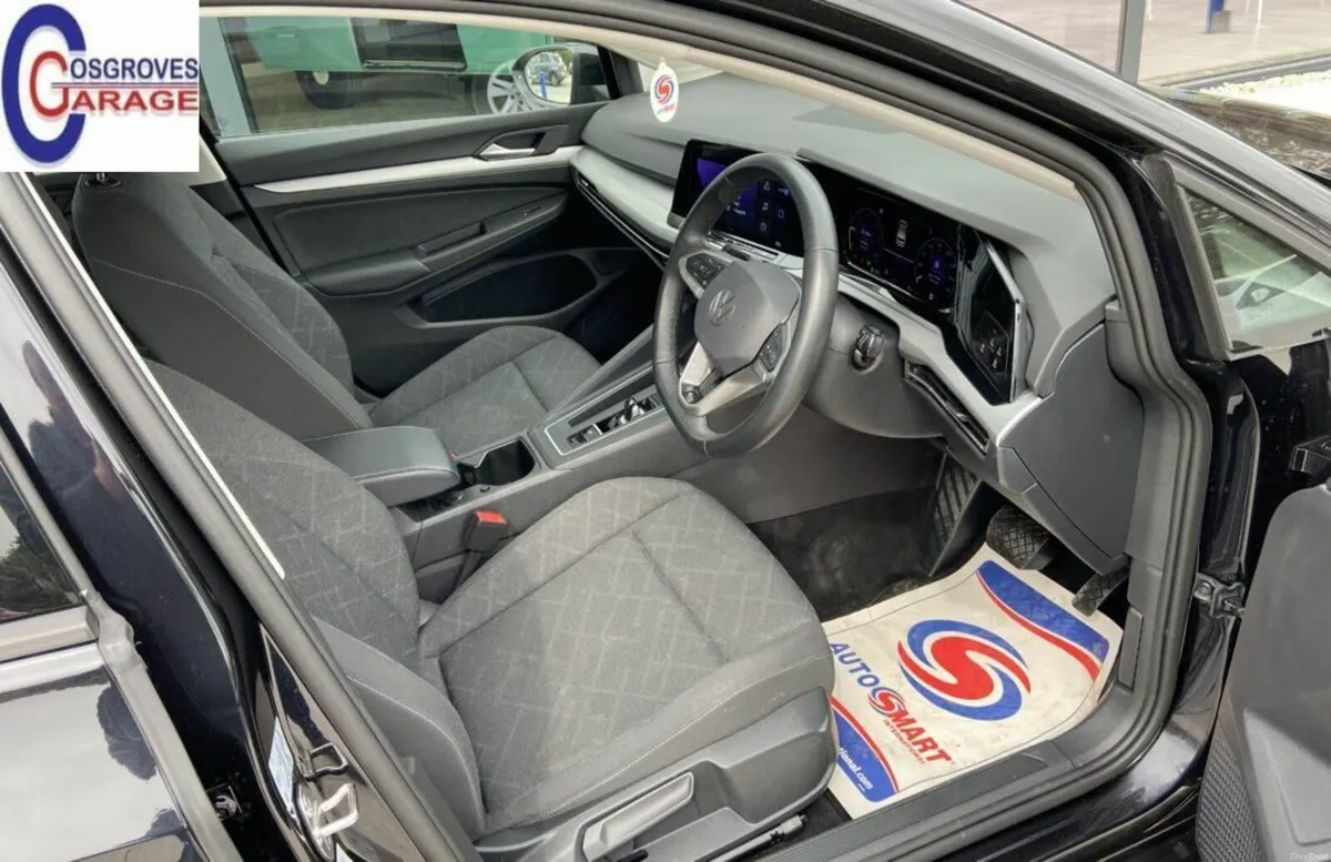 Volkswagen Golf 2023 - Image 3