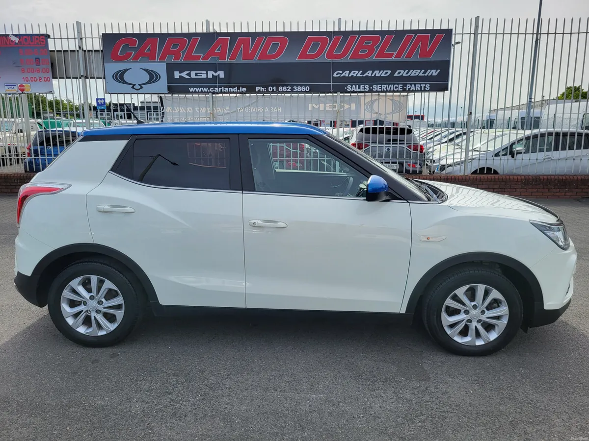 Ssangyong Tivoli (2yr Warranty) 4X2 ES 1.6 Diesel - Image 3