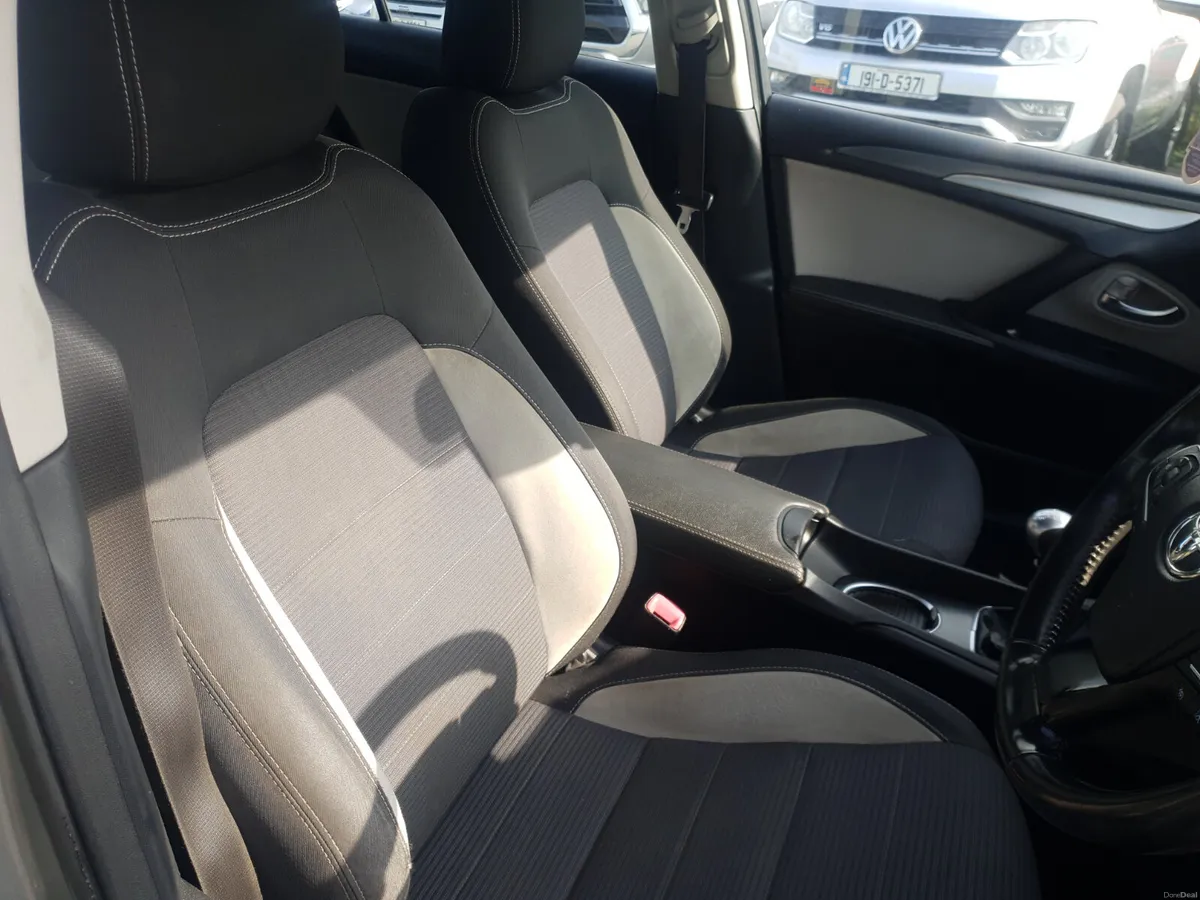 Toyota Avensis 2017 - Image 5
