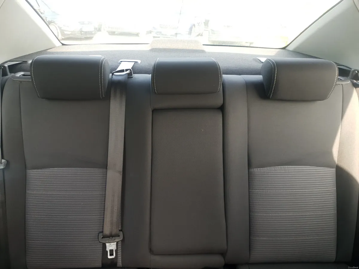 Toyota Avensis 2017 - Image 6