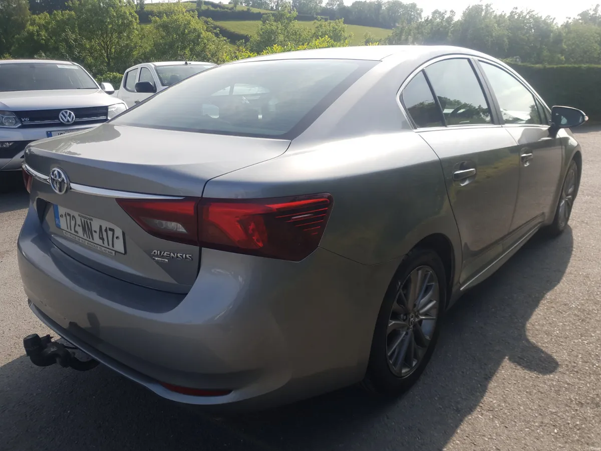Toyota Avensis 2017 - Image 2