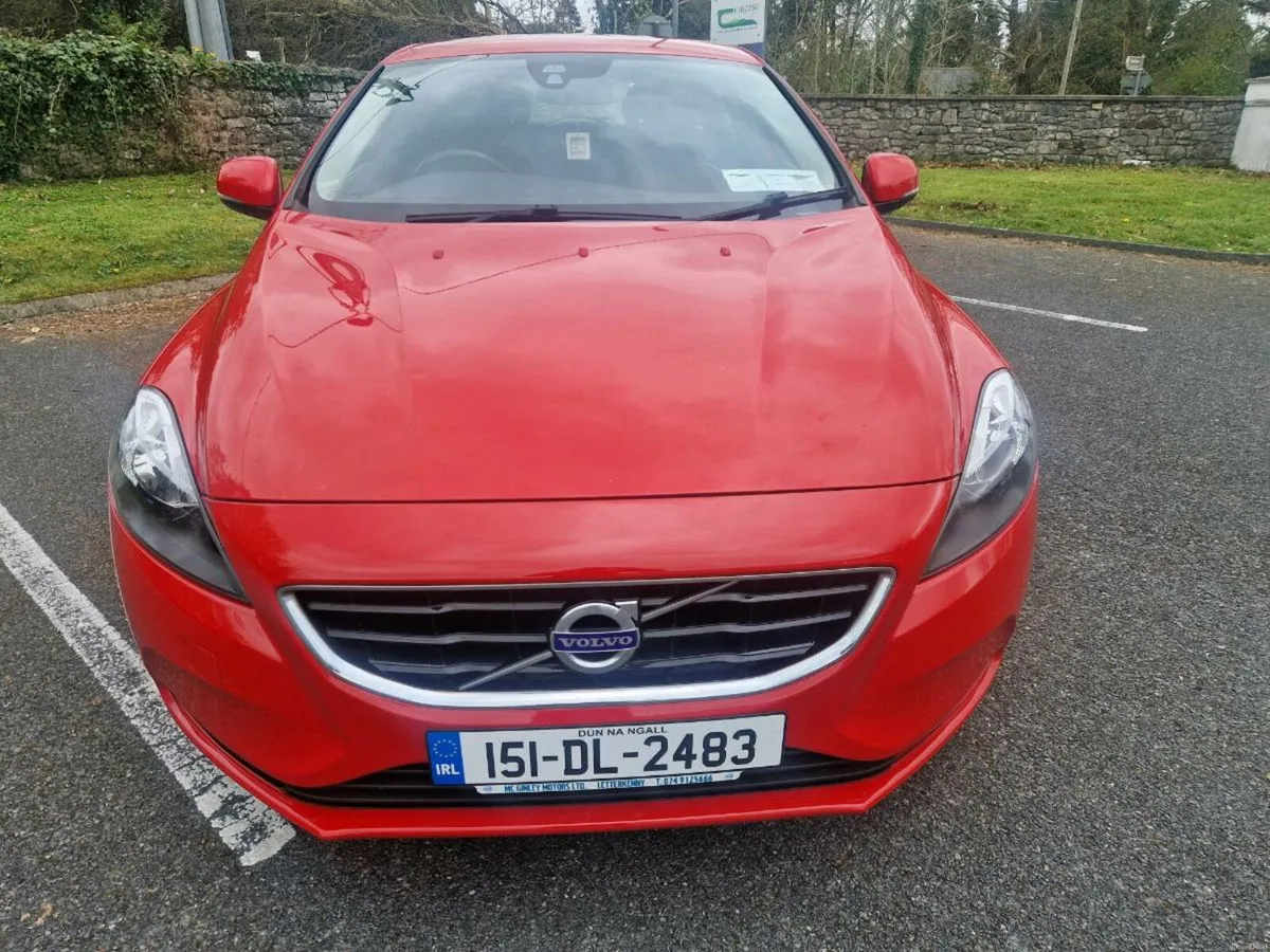 151 VOLVO V40 NCT 10/26 & FULL SERVICE €8750ono! - Image 3