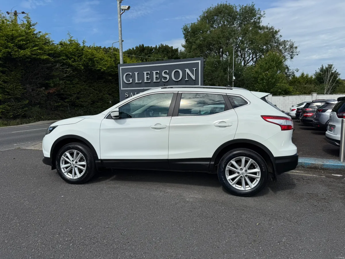 2016 Nissan Qashqai 1.5 Diesel SV - Image 2