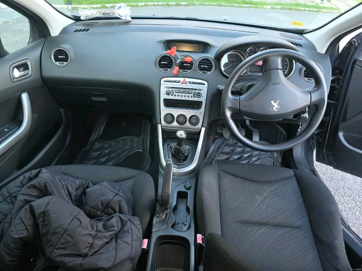 Peaugot 308 1.6 very low mileage. 104000miles - Image 4