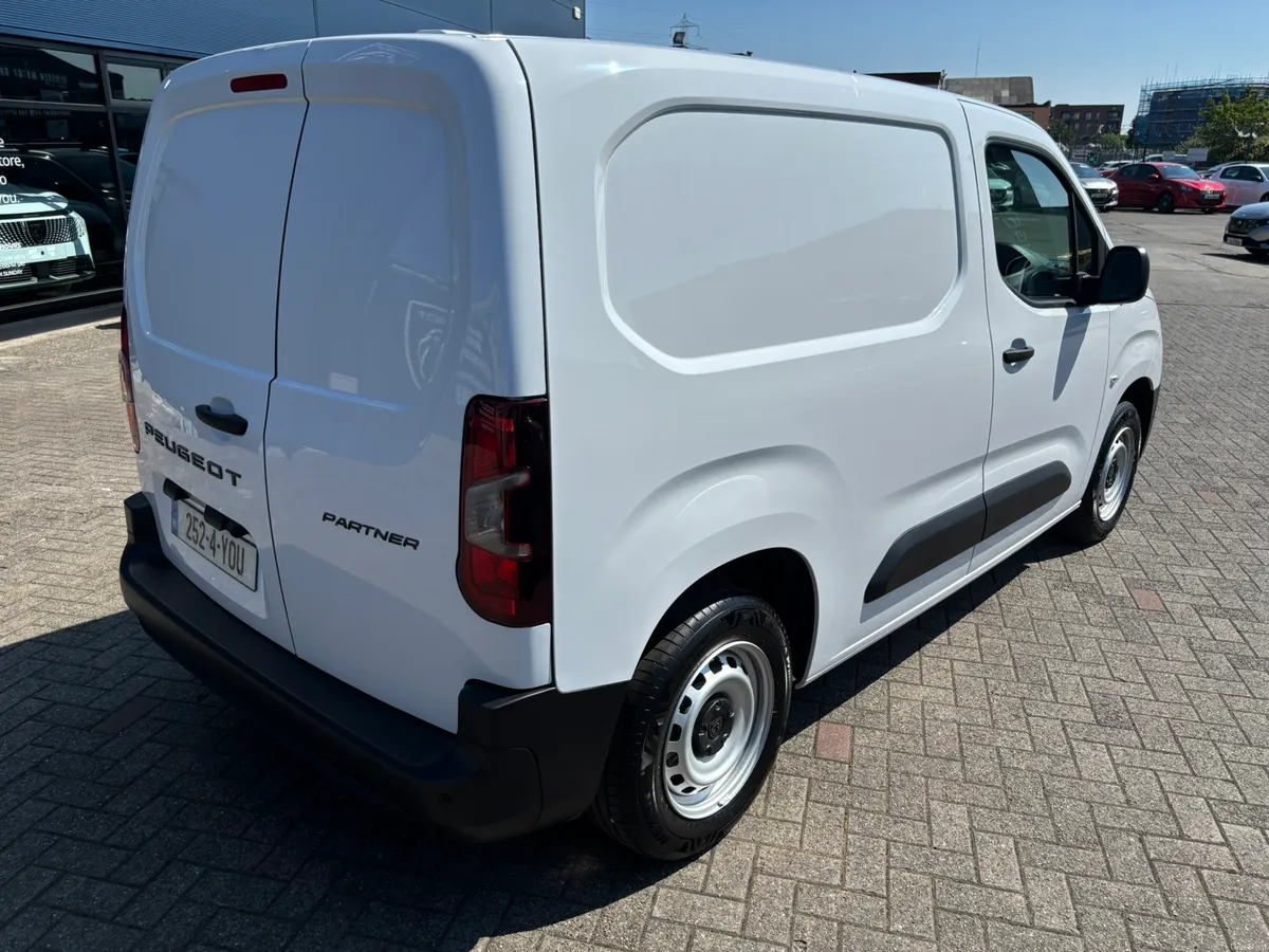 New Peugeot Partner Professional + 650kg - Image 4