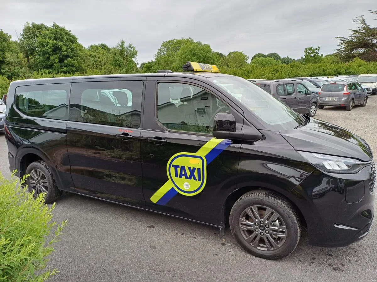 Wheelchair Taxi Ford Tourneo Custom 2026 - Image 4