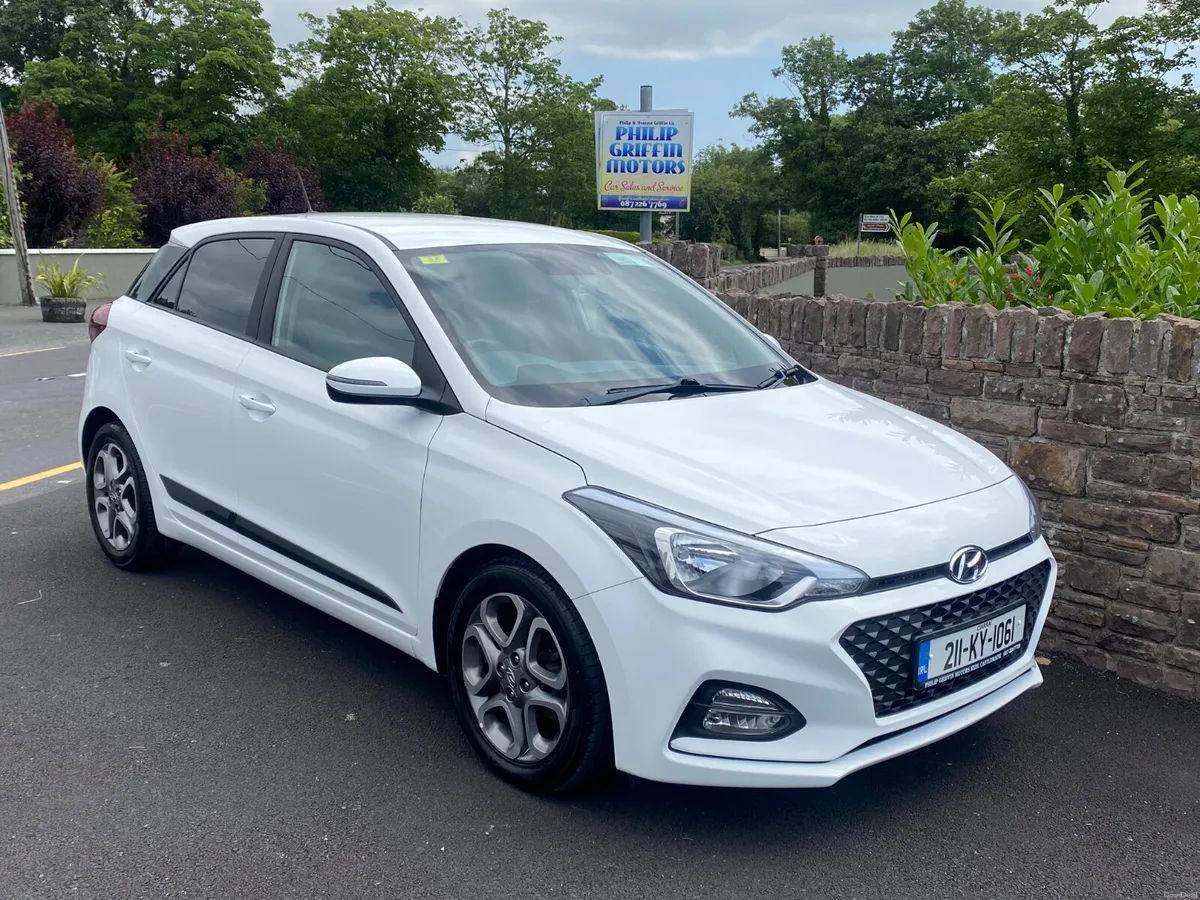 Hyundai i20 Deluxe Plus one owner from new - Image 2