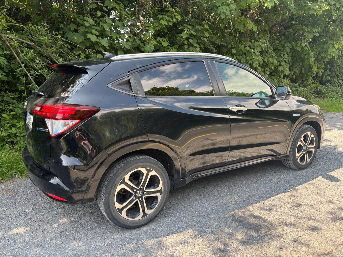 Honda Vezel Self Charging Hybrid 2015 - Image 3