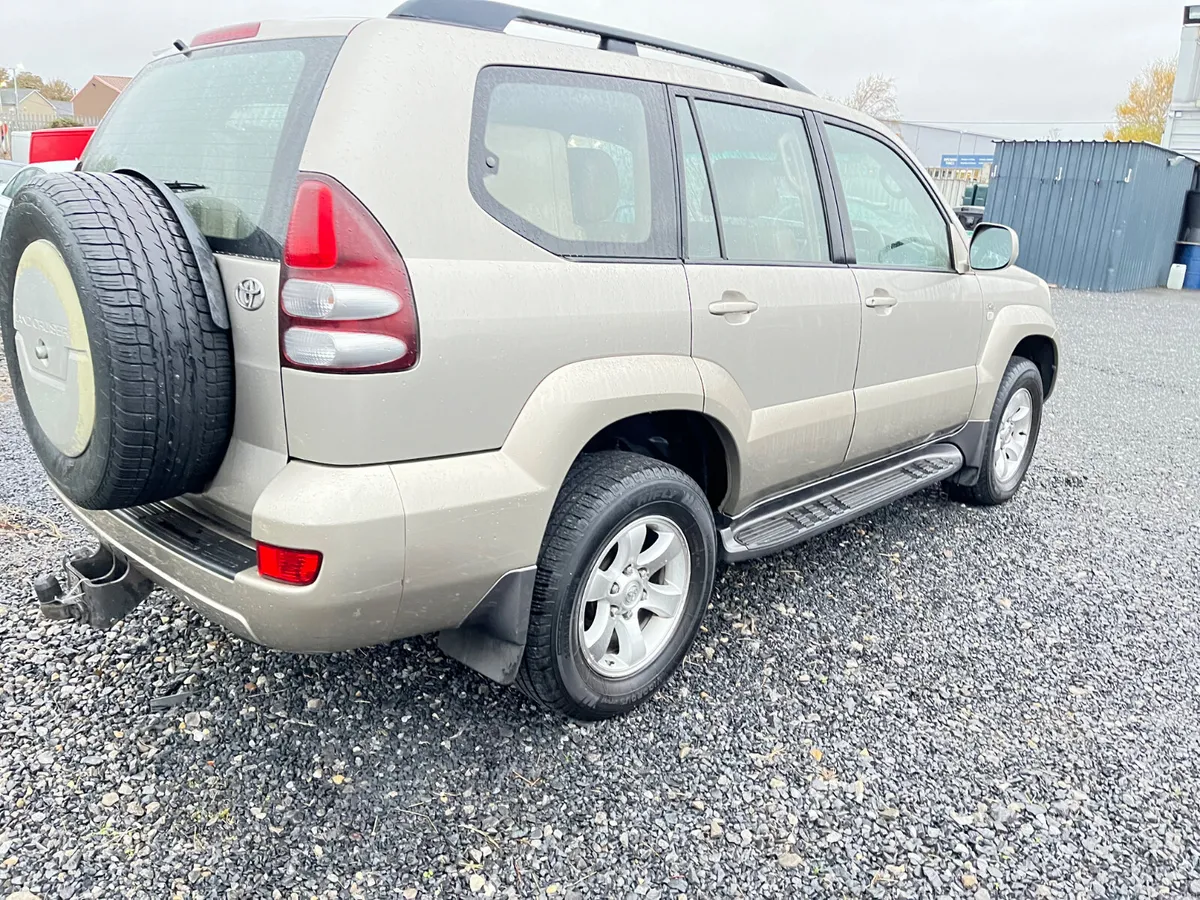 Toyota Land Cruiser 2004 auto - Image 3