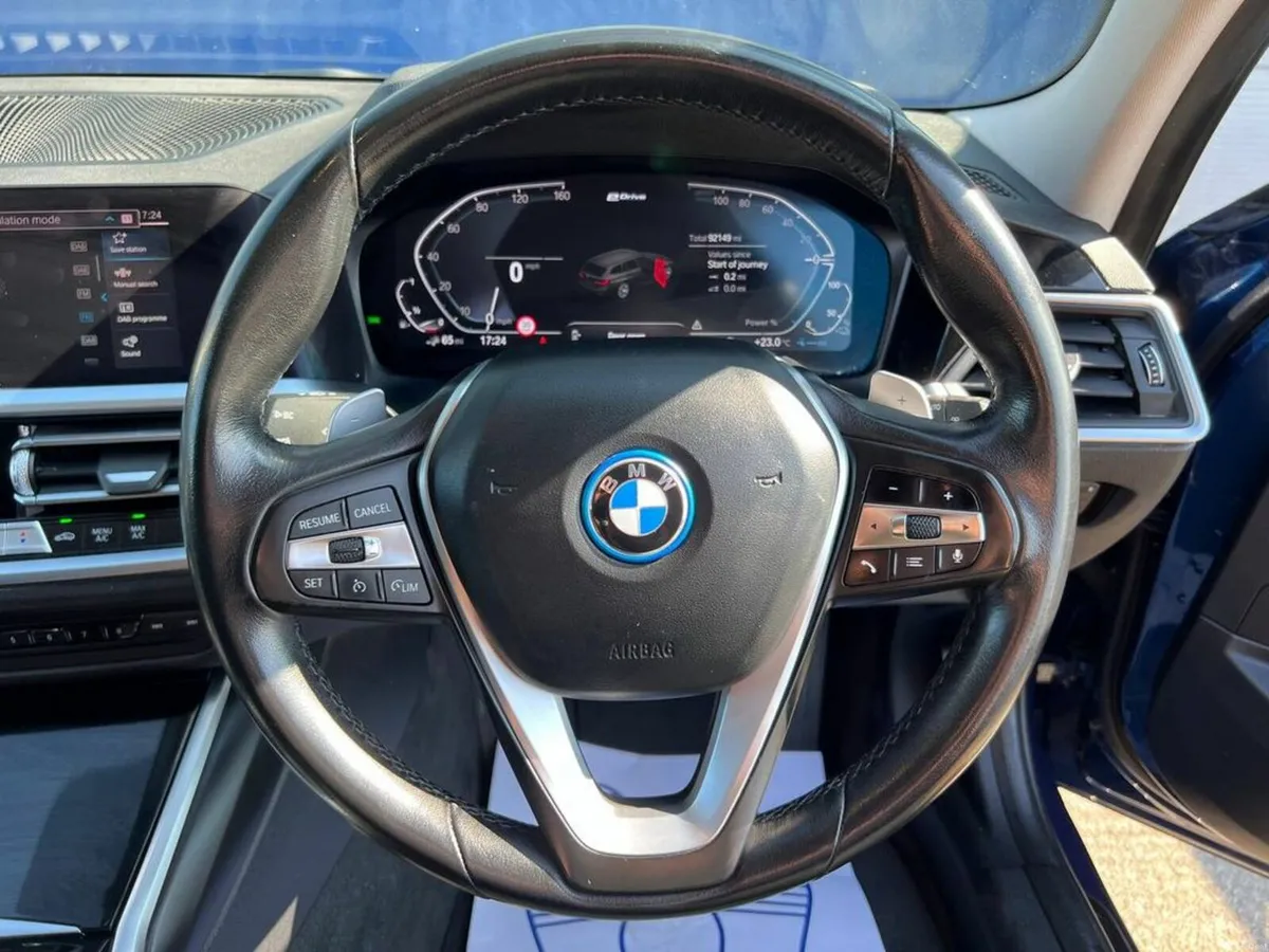 BMW 3-Series 330e PRO COMPETITION PACK 2.0 HYBRID - Image 4