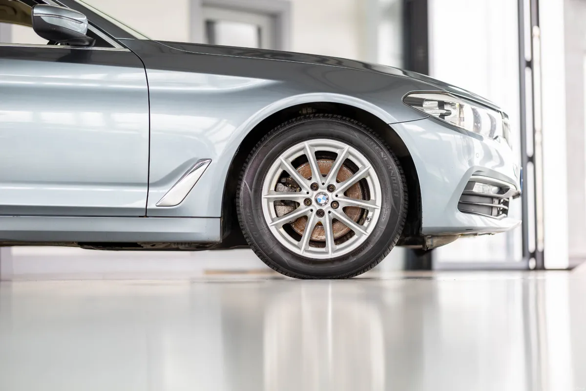 BMW 5-Series D SE JC32 4DR AUTO - Image 4