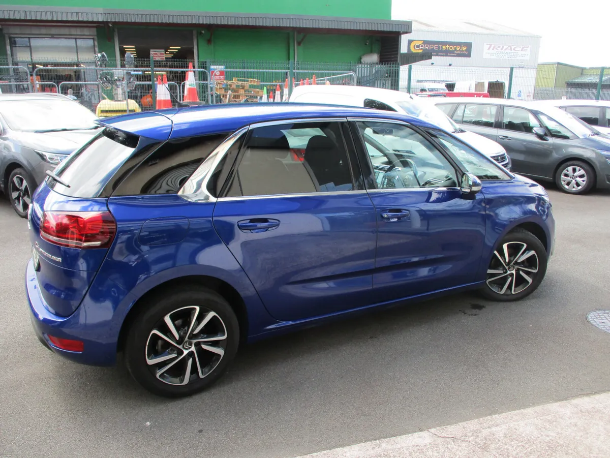 Citroen C4  FEEL EXCLUSIVE 1.5 D 2019 - Image 4