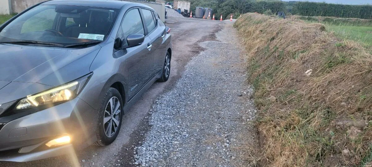 2021 Nissan leaf - Image 2