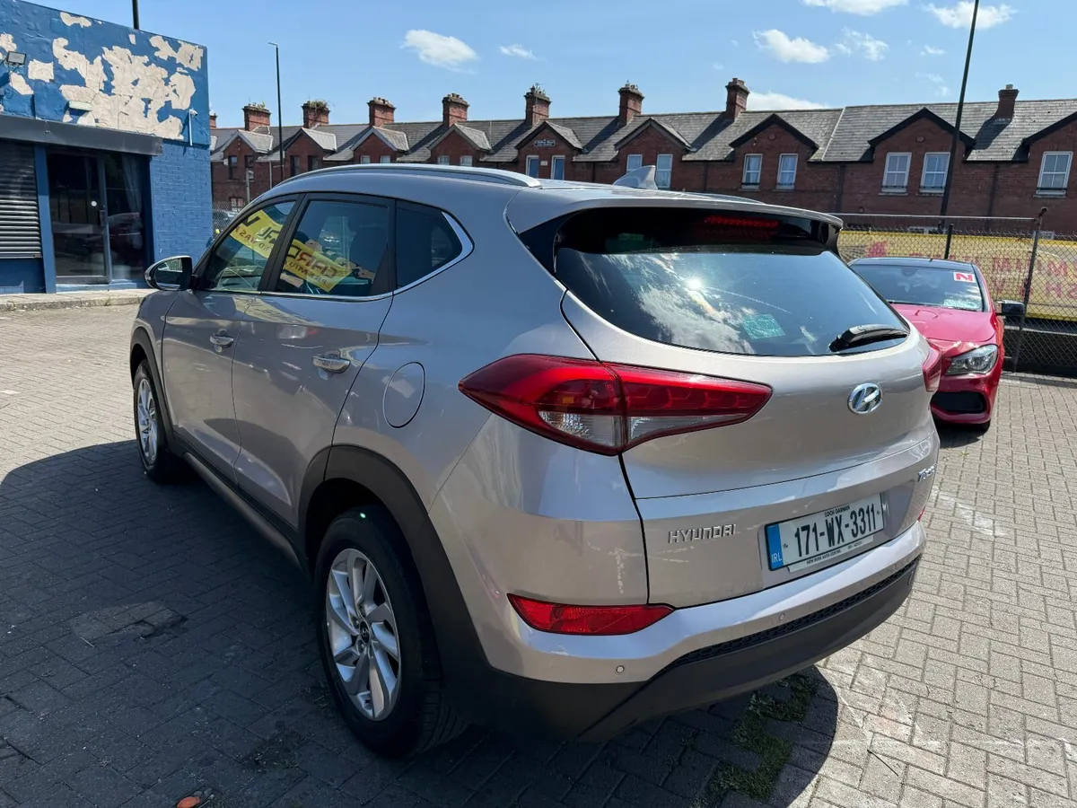 Hyundai Tucson 2017 CRDI PREMIUM NCT01/27 - Image 4