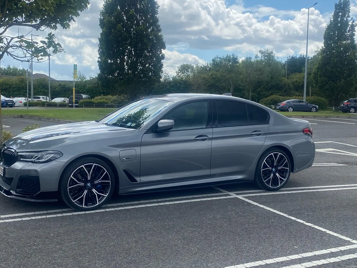2022 BMW 530e XDrive full spec - Image 4