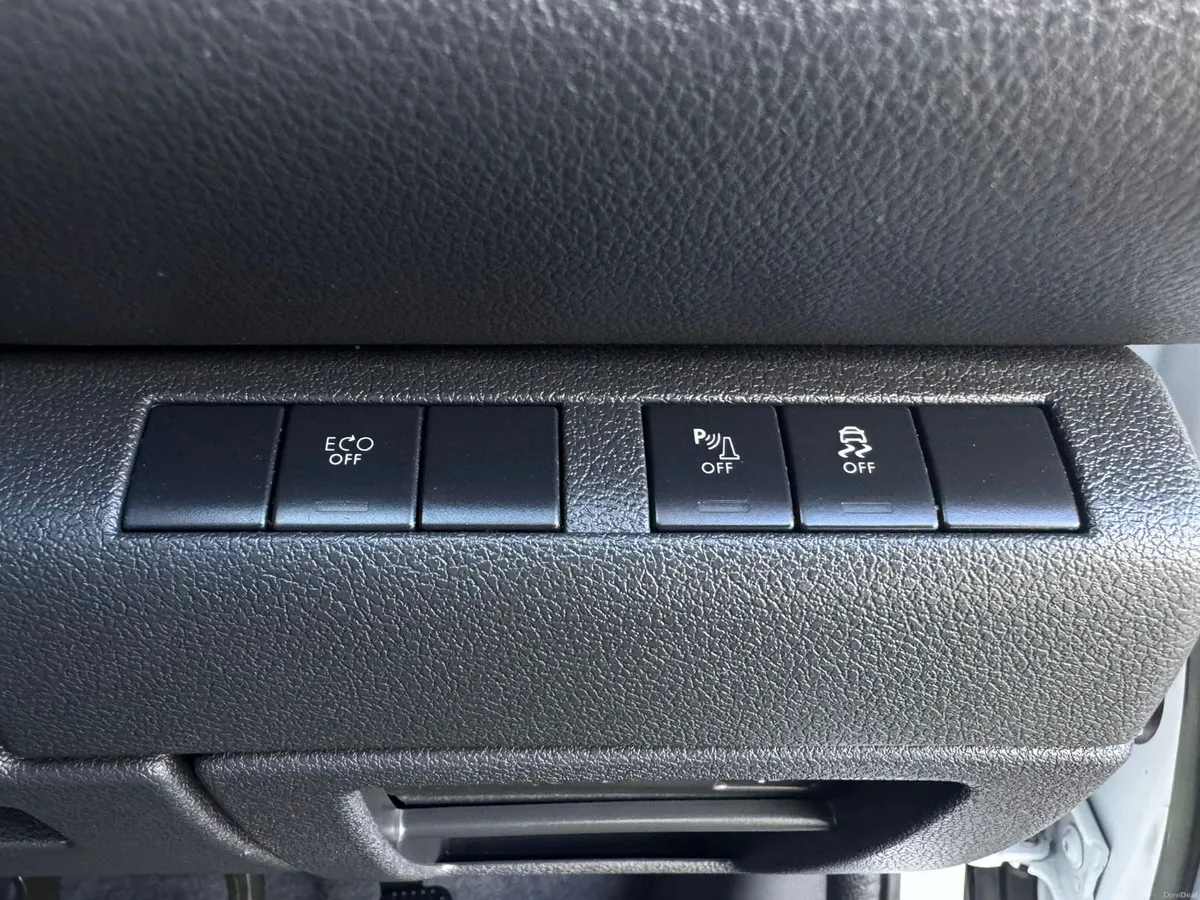 161 Peugeot 3008 1.6D Low Miles Warranty - Image 3