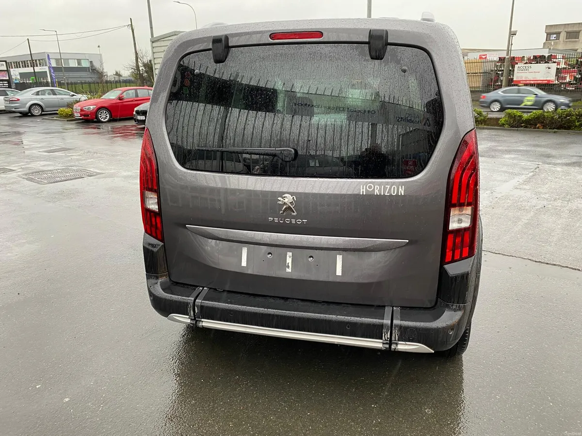 Wheelchair Accessible Peugeot Rifter Horizon - Image 4