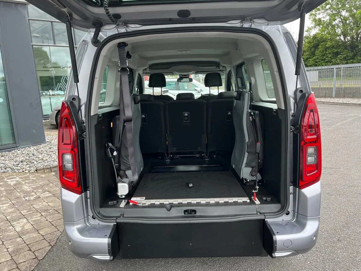 Opel Combo 2026 Auto WAV Taxi Spec Available - Image 6
