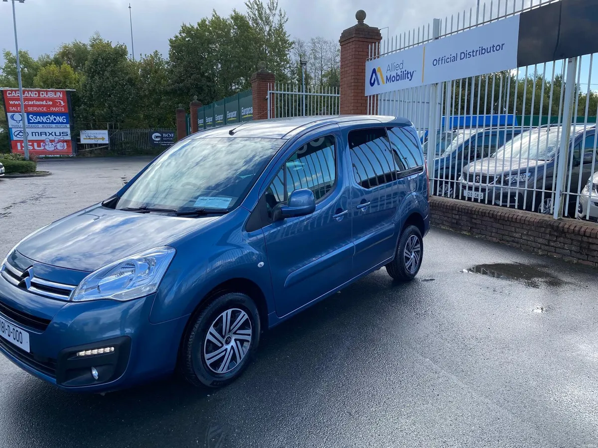 2018 Citroen Berlingo Feel 3 setas + wc - Image 4