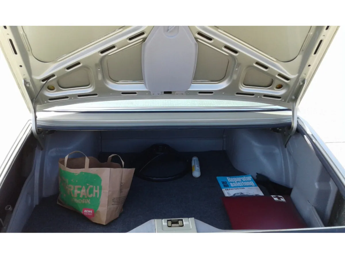 BMW 5-Series 525 E12 - Image 2