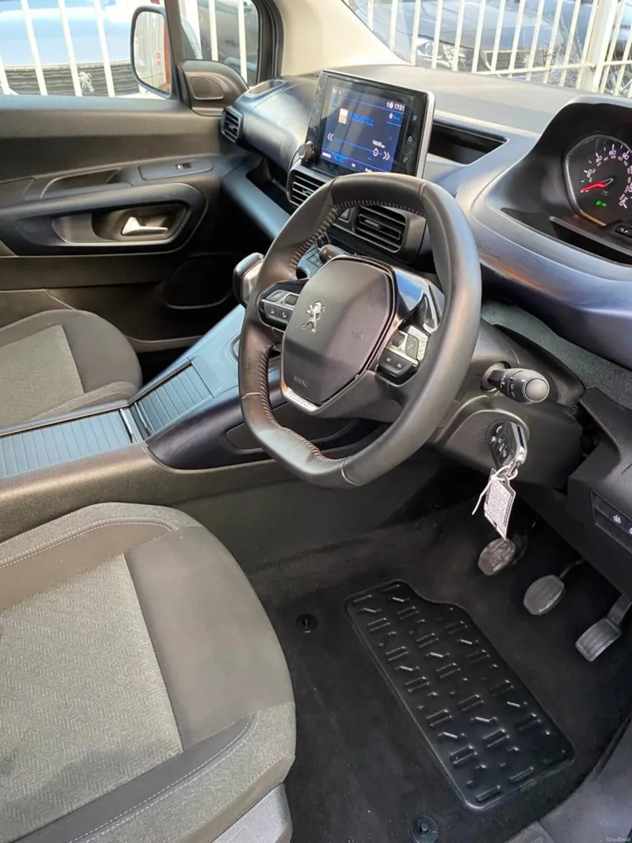 Wheelchair Accessible Peugeot Rifter Horizon 2021 - Image 6