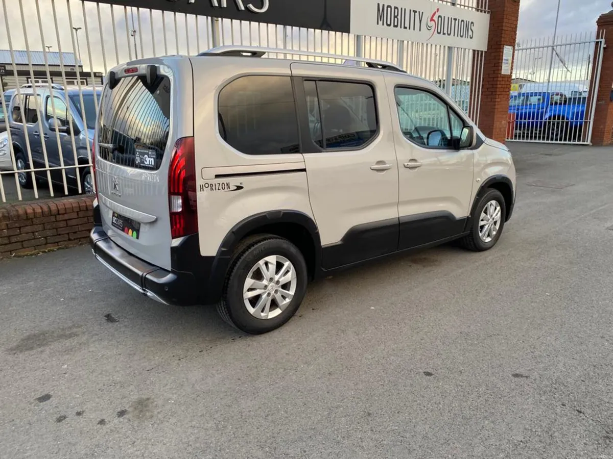 Wheelchair Accessible Peugeot Rifter Allure 2020 - Image 5