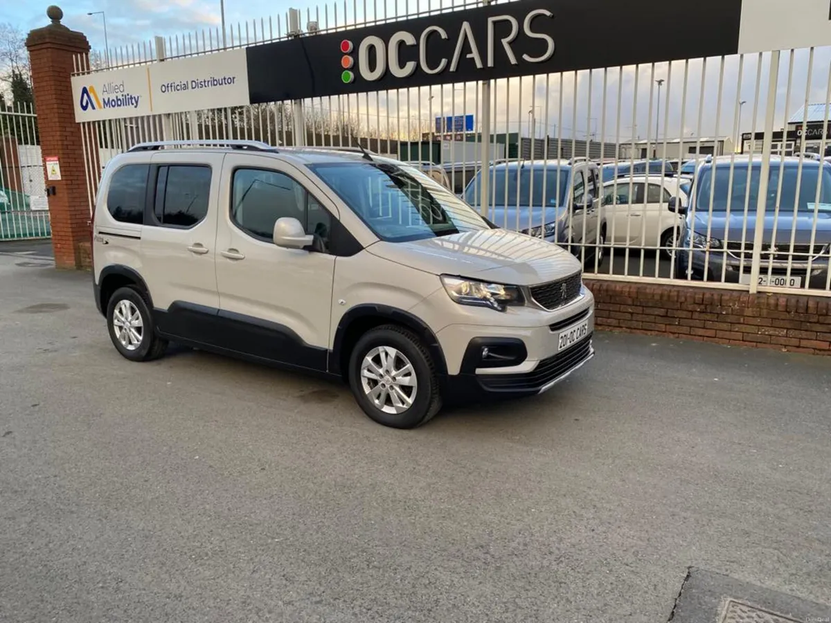 Wheelchair Accessible Peugeot Rifter Allure 2020 - Image 4