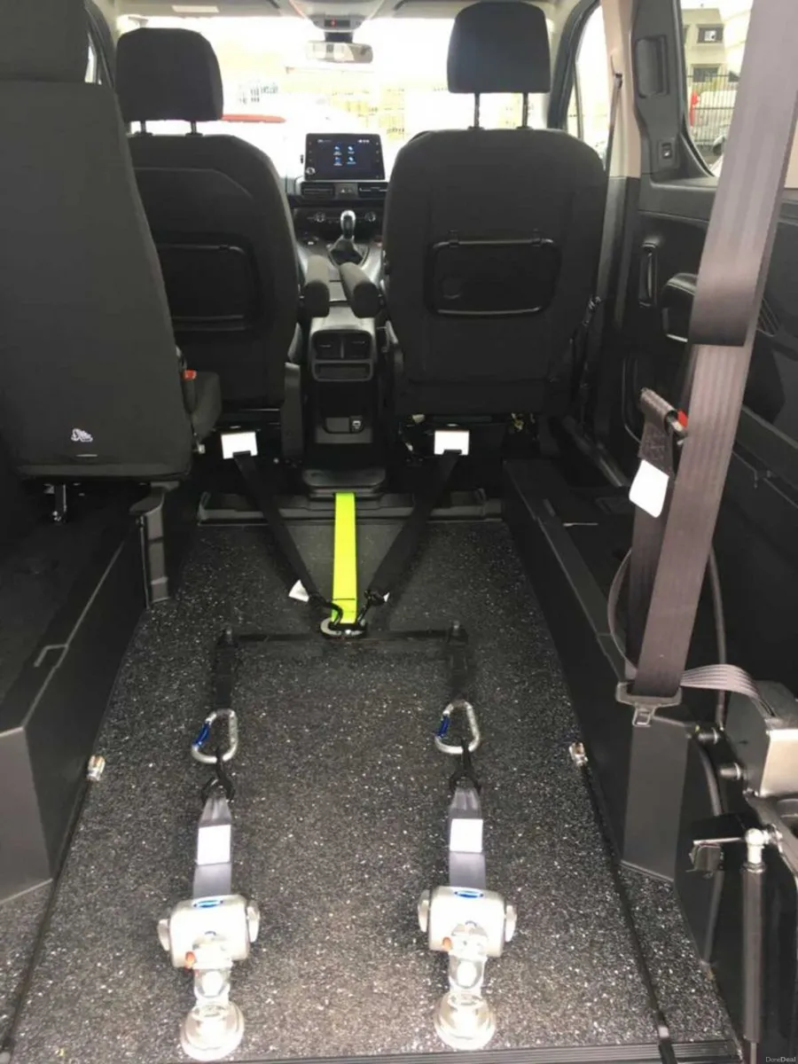 Wheelchair Accessible Peugeot Rifter Horizon 2020 - Image 5