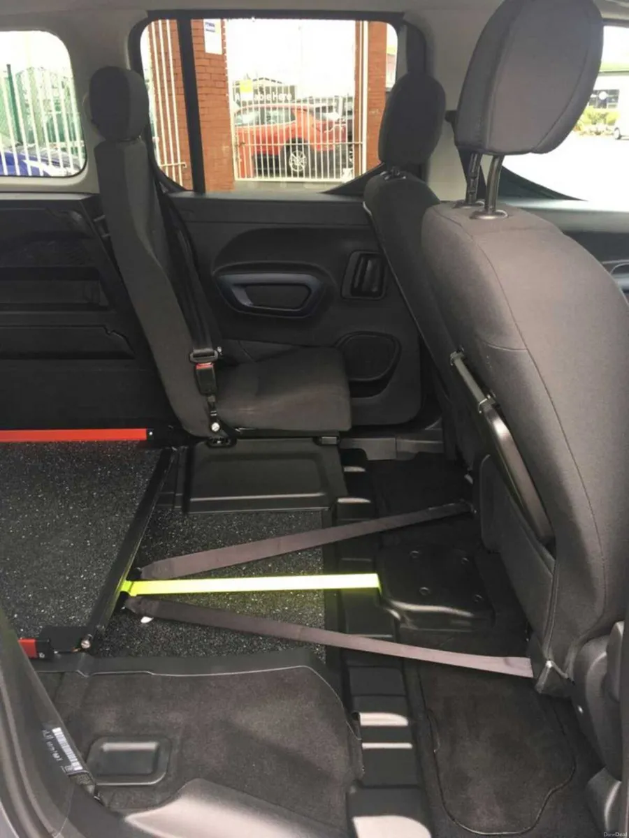 Wheelchair Accessible Peugeot Rifter Horizon 2020 - Image 6