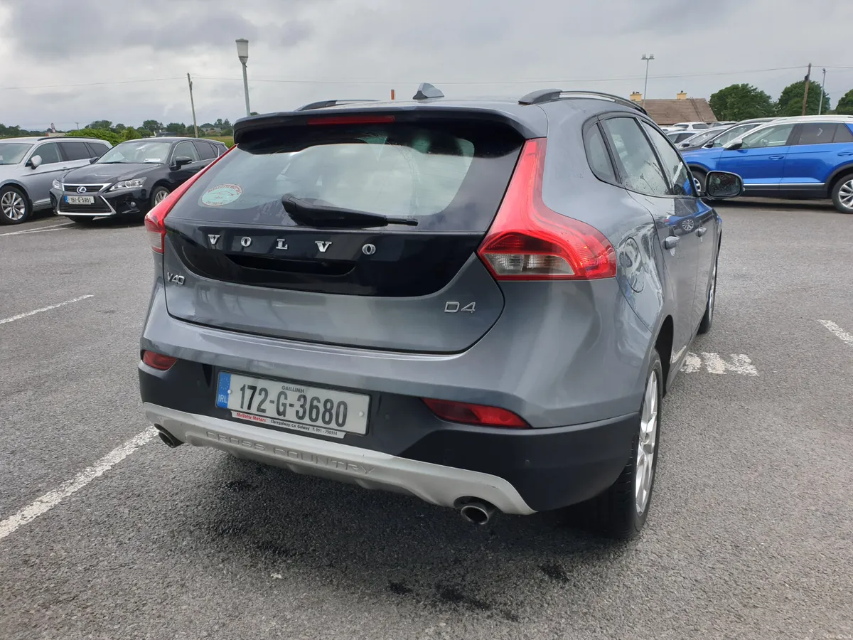 Volvo V40 2.0D DESIGN AUTO - Image 5