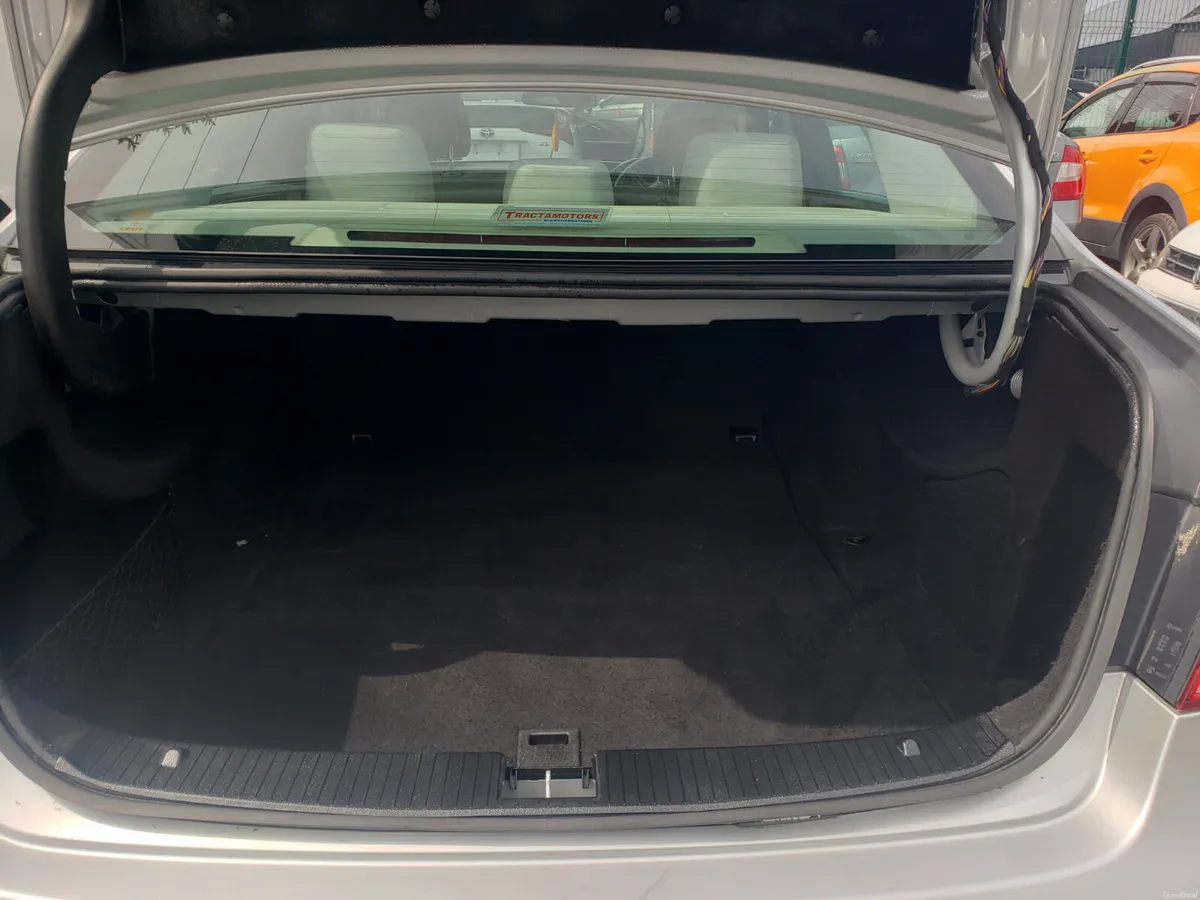 Mercedes-Benz E-Class 2015 - Image 4